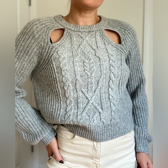 Shoulder Cut Out Cable Knit Pullover Sweater - Picture 4 of 11